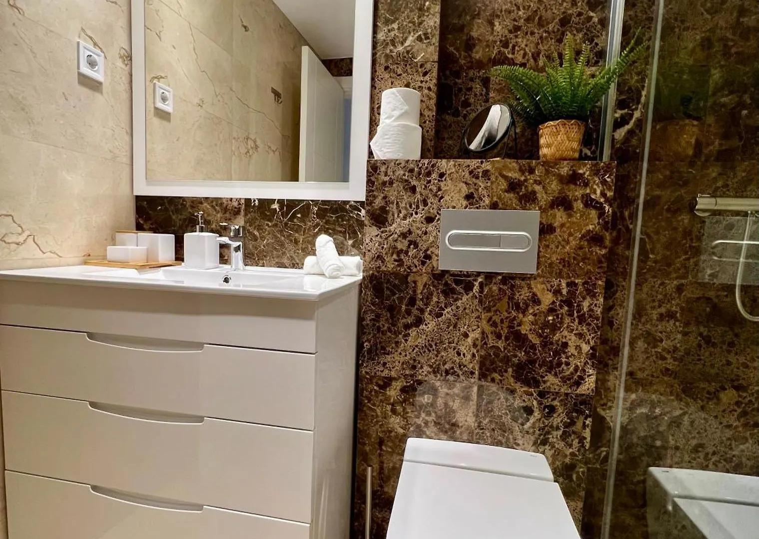 Apartamentos Prestige Suites Malaga III Апартаменты